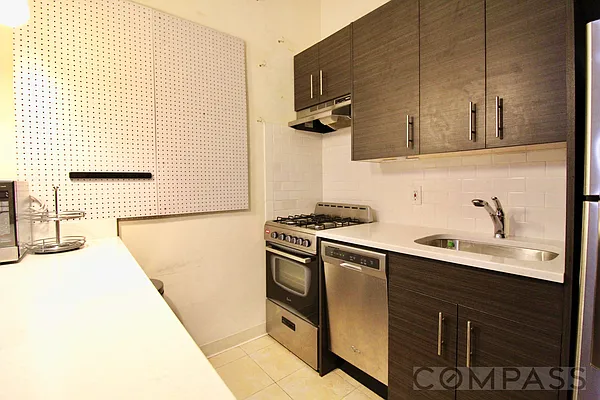 Rented by Compass | media 23