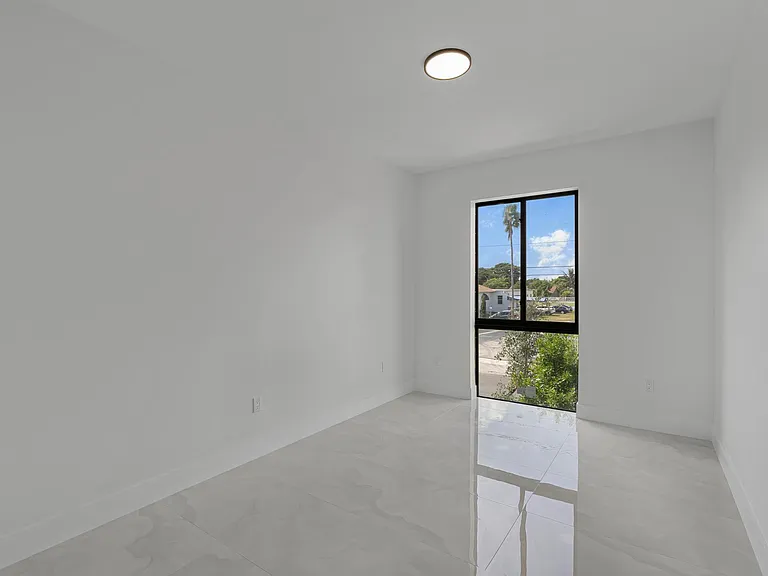 16925 SW 100th Ave #B1 — Photo 21