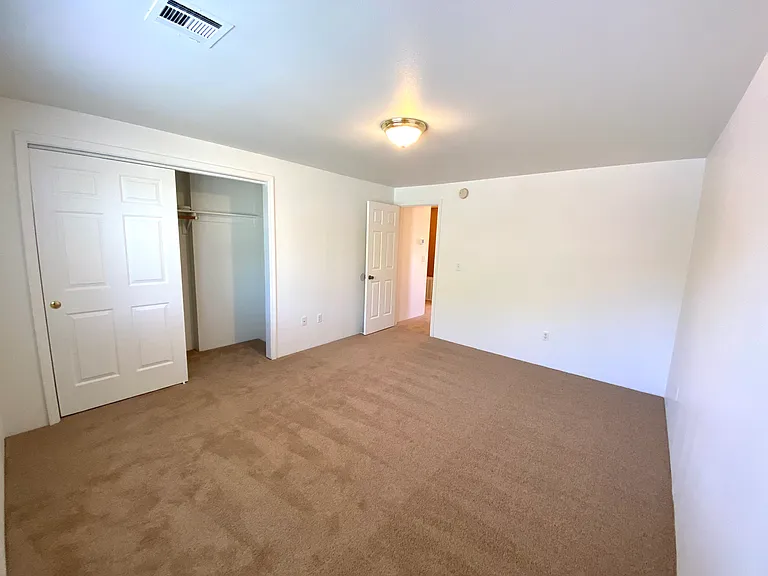 824 Bennett Ave #D — Photo 14