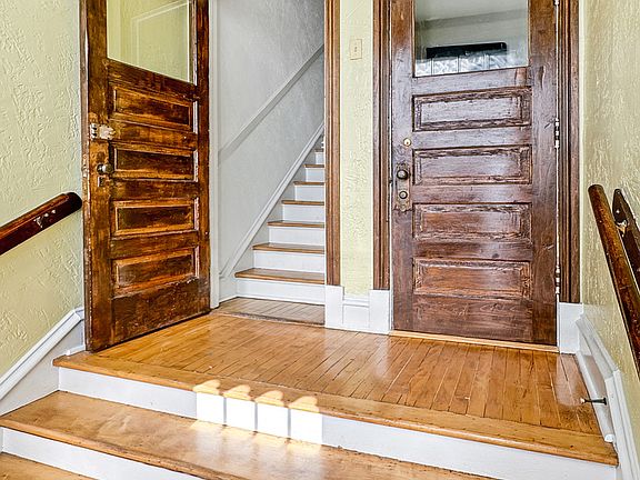 2nd image of 3256 S Princeton Ave #3