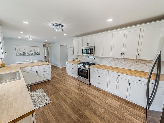 3rd image of 310 Lincoln Ave
