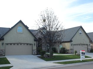 566 W Powers Ave, Clovis, CA