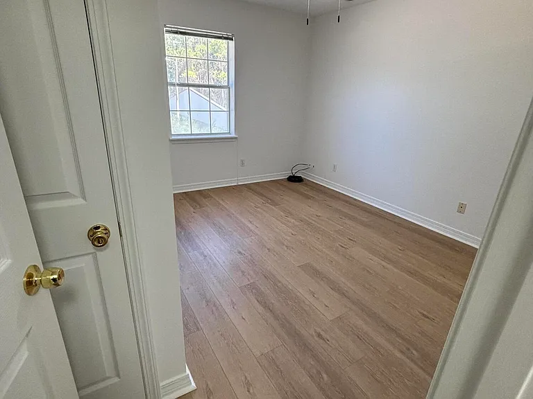 5402 Gex Dr — Photo 8