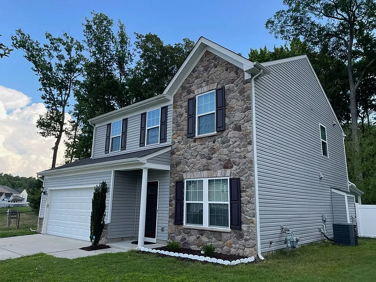 583 Newman Dr — Photo 2