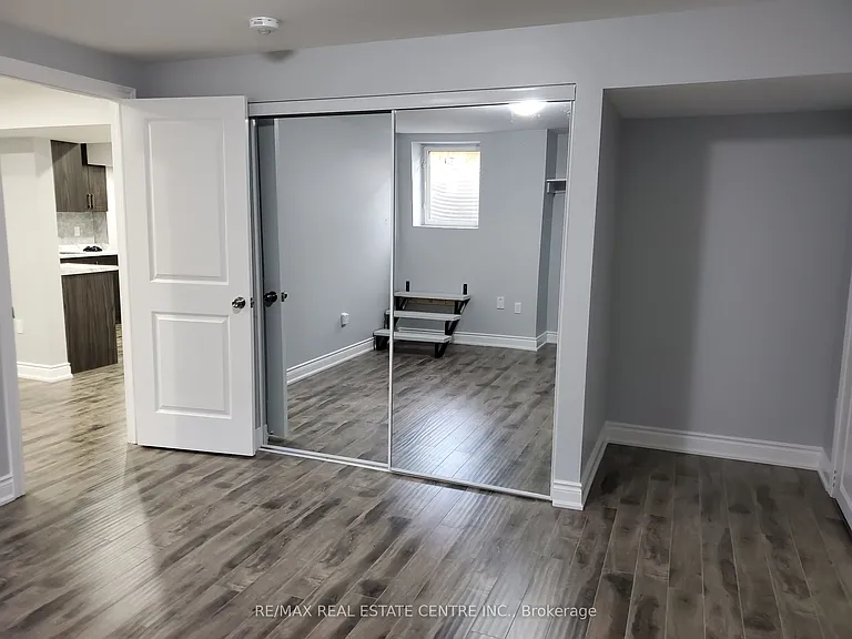 379 Trudeau Dr — Photo 6