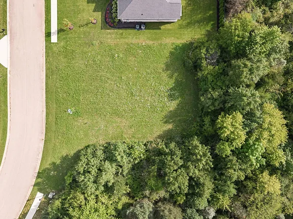 10470 Woodhall Ln, Carmel, IN 46032
