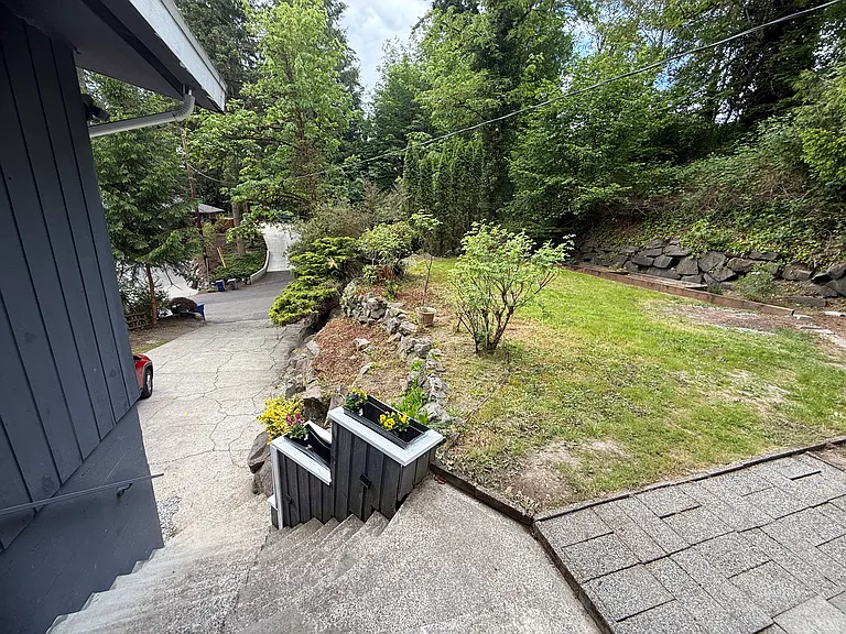 10702 SE 3rd St — Photo 2