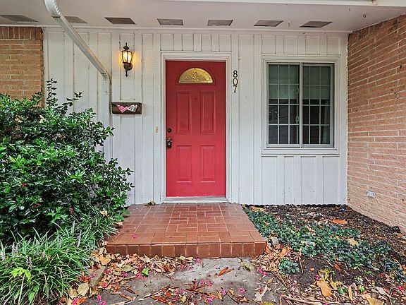 2nd image of 807 Edgefield Dr