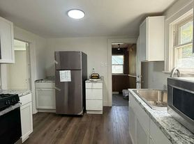 66 Endicott Ave