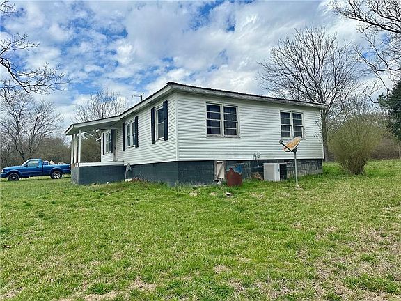 3rd image of 456 Cummings Rd