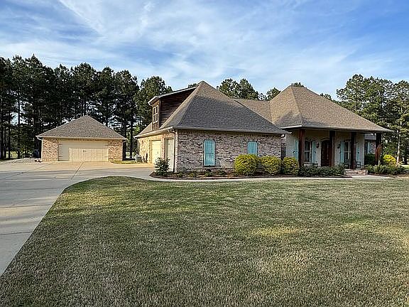 3rd image of 304 Kitty Hawk Cir