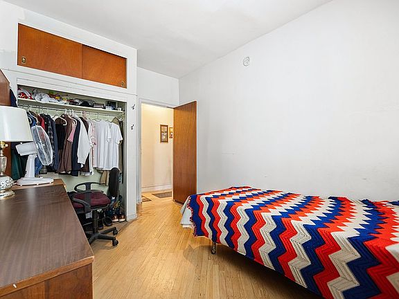 4th image of 611 41st St APT N