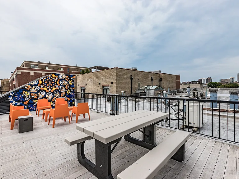 3110 N Sheffield Ave — Photo 15