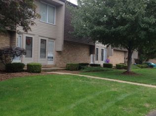 6045 Island Dr NW, Canton, OH 44718