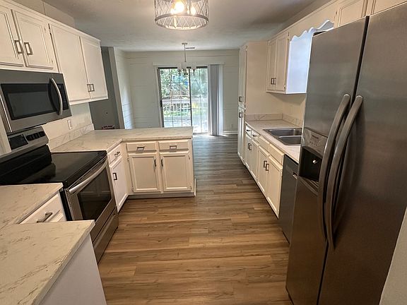 5th image of 106 Jamestown Pl