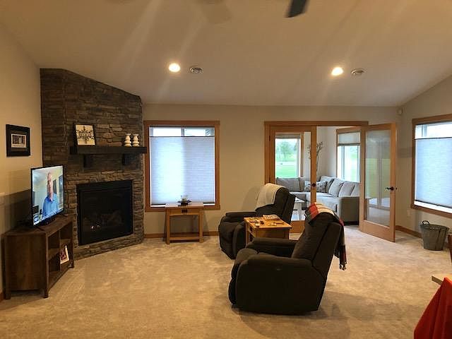 2nd image of 620 Kreekview Dr
