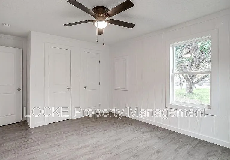 311 Byron St — Photo 20
