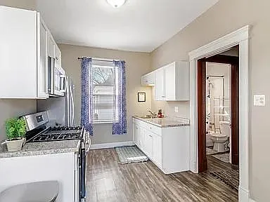 4110 Bell St — Photo 2