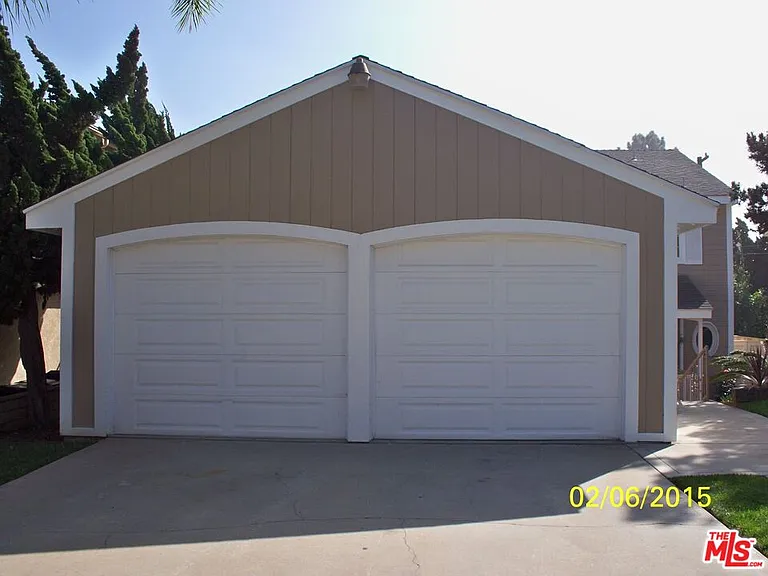 7830 W 83rd St — Photo 56