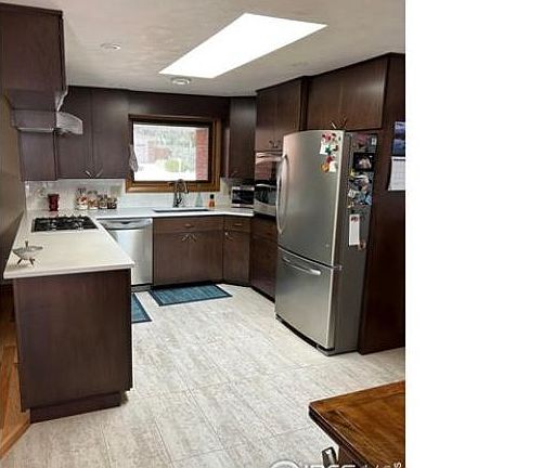 5th image of 2225 Riviera Pl