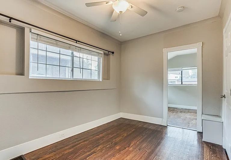 4435 N Clay St — Photo 17