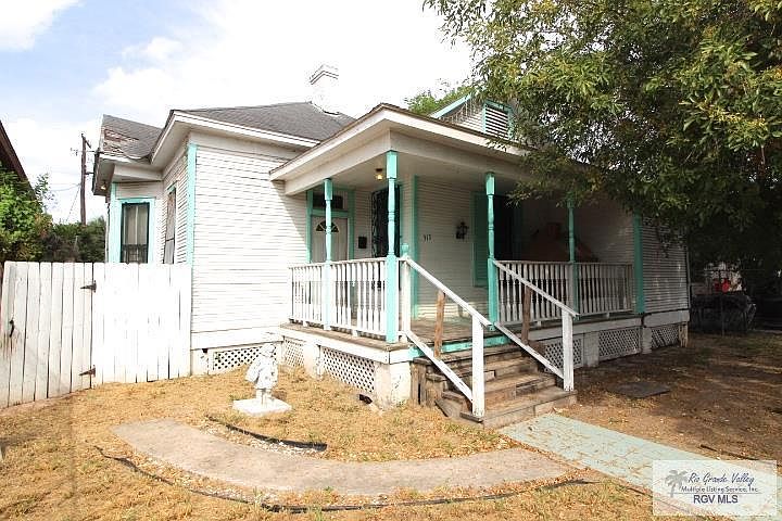 1st image of 313 E Levee St
