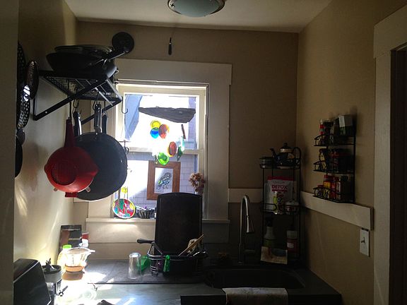 4th image of 296 Park View Ter APT 1