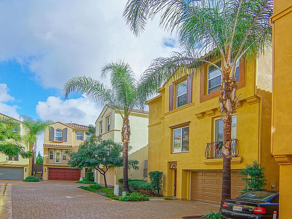 2nd image of 2809 Villas Way