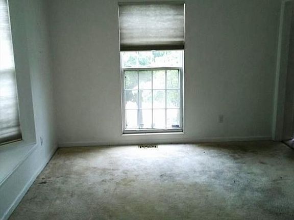 4th image of 133 Bluestone Dr