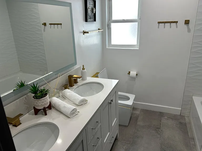 4912 Alonzo Ave — Photo 8