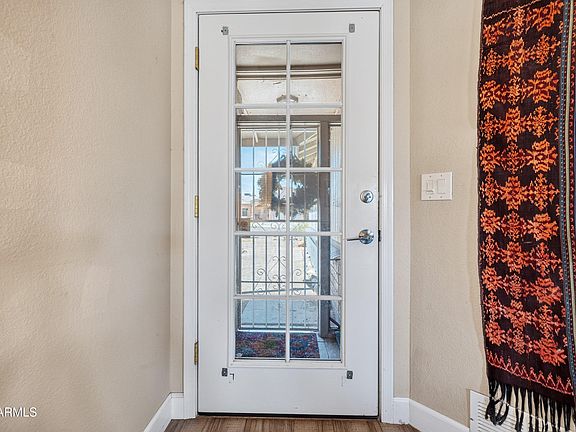 4th image of 4908 LA CANADA --