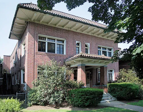 414 Franklin Ave #2R Photo 1