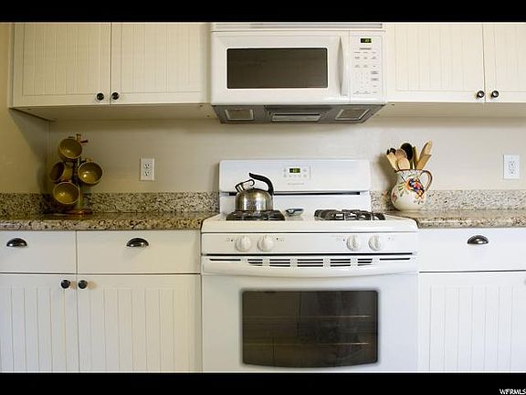 5th image of 2343 S Green St