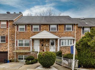 24054 65th Ave, Little Neck, NY 11362
