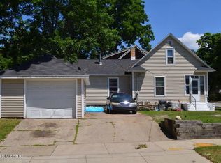 105 Ann St NE, Grand Rapids, MI 49505