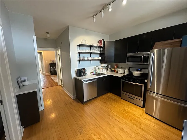 4418 N Artesian Ave #2 — Photo 7