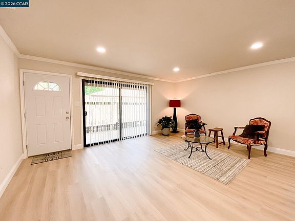 4th image of 5457 Roundtree Pl APT J