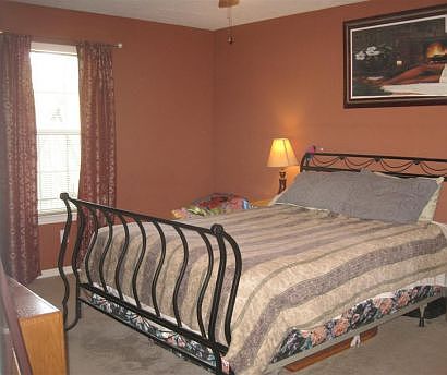 5th image of 227 Philmont Dr