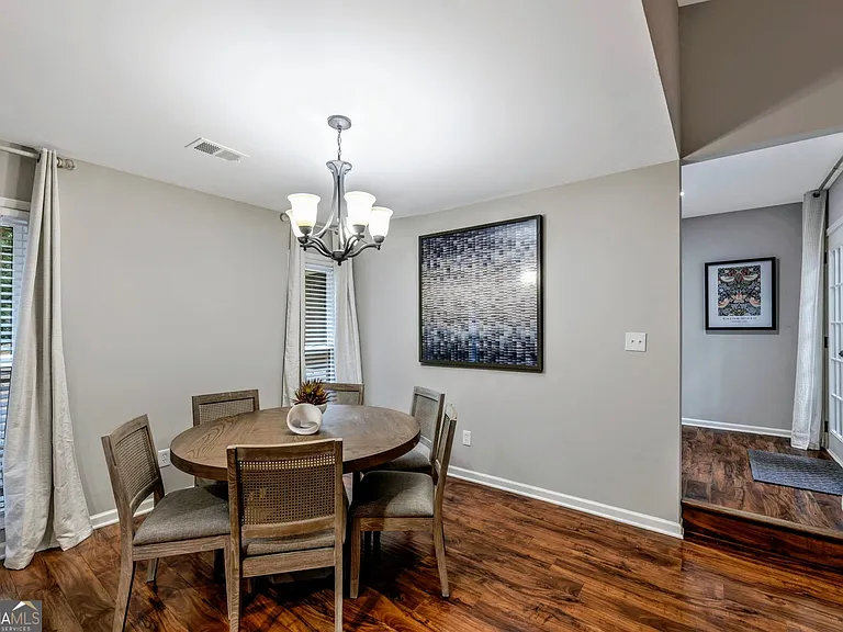 2660 Indian Lake Dr — Photo 6