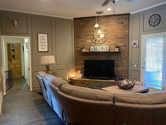 3rd image of 4612 Meadowview Dr