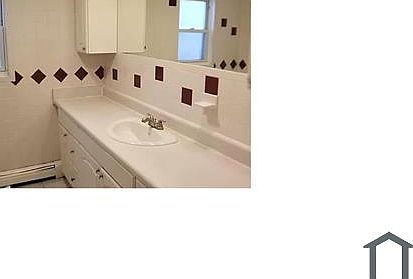 4th image of 88 Columbia Ave #1