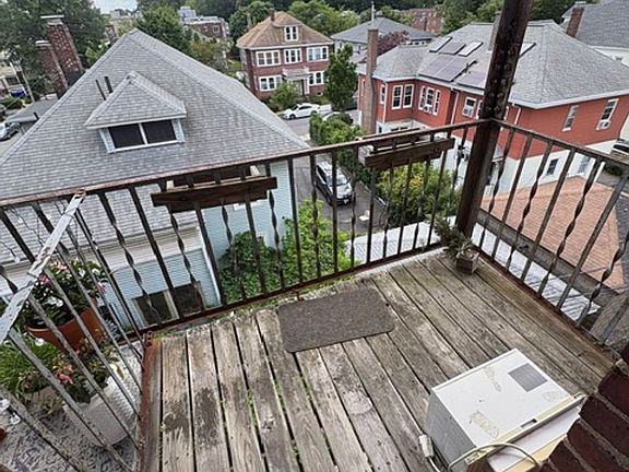 5th image of 206 Chestnut Hill Ave APT 12