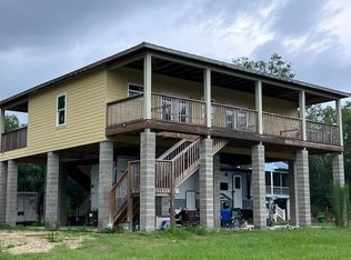 8319 Riverview Rd, Trenton, FL 32693