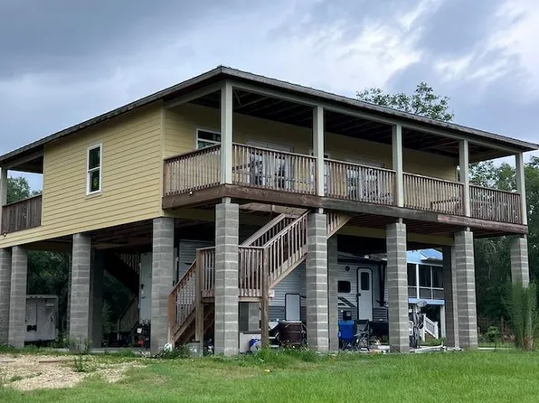 8319 Riverview Rd, Fanning Springs, FL 32693