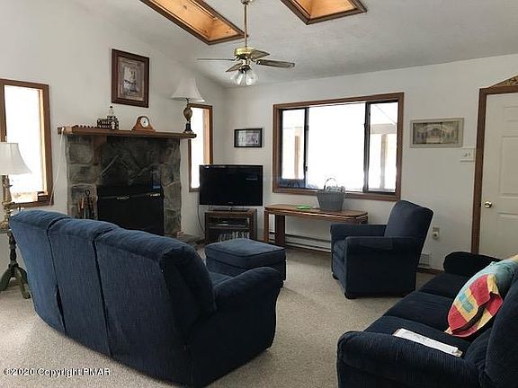 2nd image of 44 Breezewood Dr