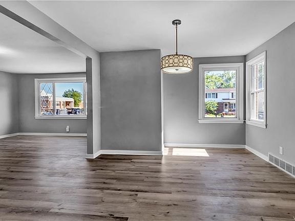 4th image of 178 Kinsey Ave