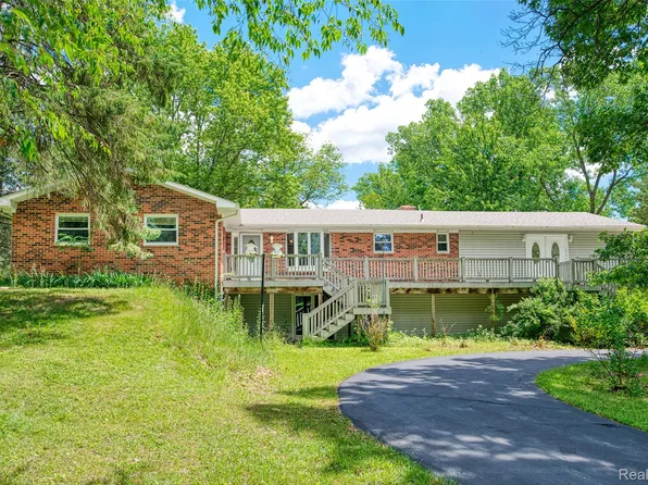 4200 Angels Pass, Pinckney, MI 48169