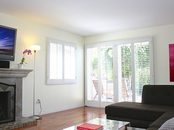 5th image of 410 N Paulina Ave
