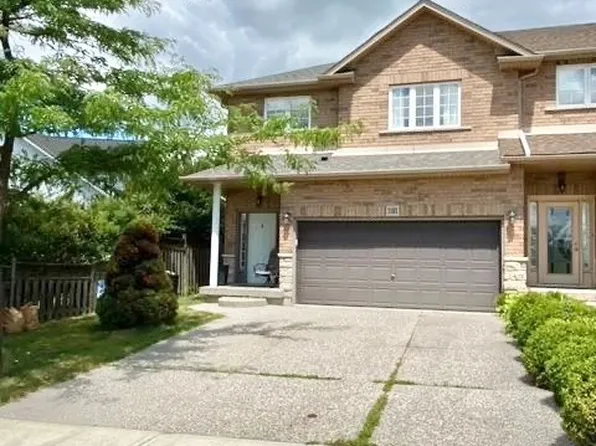 1101 Harrogate Dr, Hamilton, ON L9K 1N1