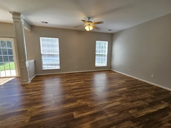 111 Derry Ln, Greer, SC 29650